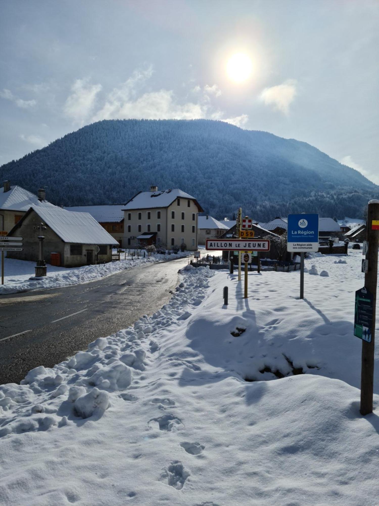 Hotel Du Soleil Aillon-le-Jeune Екстериор снимка
